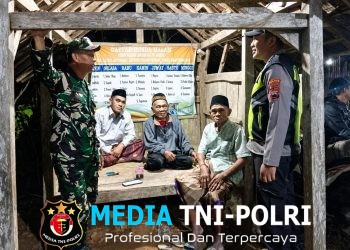 Anggota Koramil 24/Puhpelem Patroli Malam, Sambangi Warga di Pos Ronda