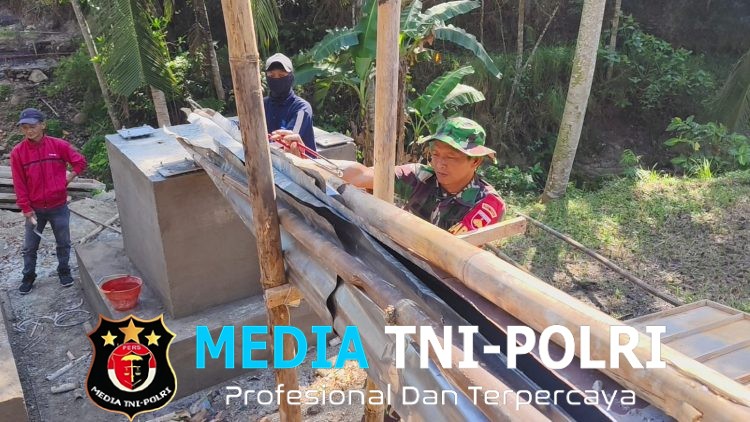 Babinsa Karanggede Turun Langsung, Dukung Percepatan Pembangunan Jembatan Perintis Garuda