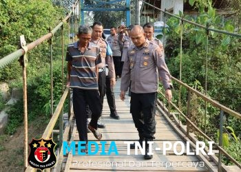 Warga Gelisah Jembatan Gantung Mulai Rusak, Kapolres Pringsewu Turun Langsung Mengecek