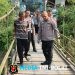 Warga Gelisah Jembatan Gantung Mulai Rusak, Kapolres Pringsewu Turun Langsung Mengecek