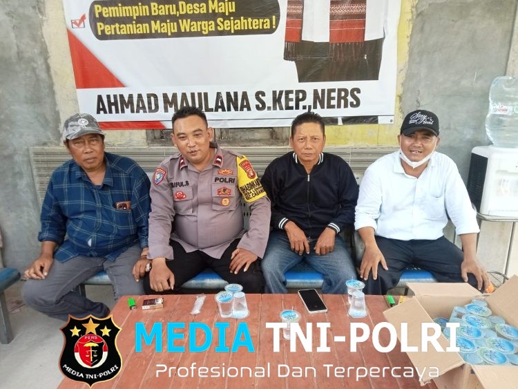 Kunjungan Harkamtibmas, Bhabinkamtibmas Polsek Cabangbungin Ajak Warga Jaga Keamanan Lingkungan