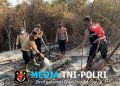 Kapolres Mesuji Turun Langsung Pimpin Penyisiran dan Pemadaman Kebakaran Lahan Perkebunan Tebu PT. Silva Inhutani