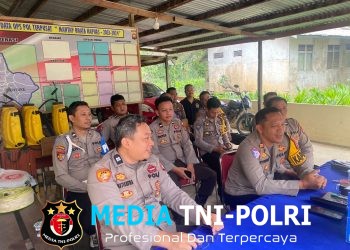 Polsek Menyuke Terima Arahan Dari Kapolres Landak dan Waka Polres Landak Melalui Kegiatan Zoom Meeting