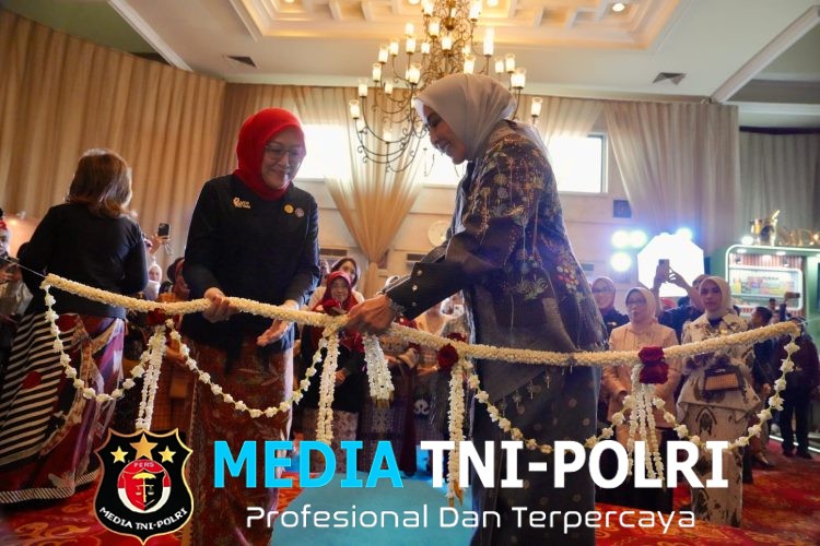 Buka Pameran Roepa Merdeka, Ketua Harian Dekranas Apresiasi Kreativitas Seni Instalasi DWP BIN