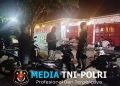 Perkuat Irigasi Pertanian, Babinsa Ketaon Bersama Warga Bangun Talud