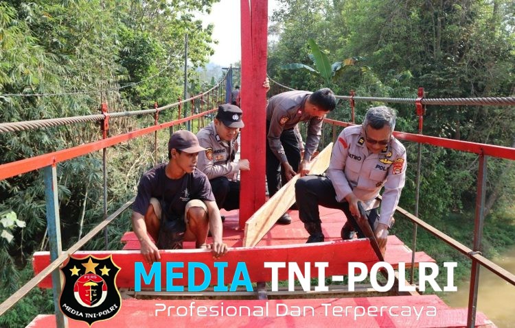 Belum Genap Dua Hari, Jembatan Gantung Bumi Arum Kembali Aman Dilintasi