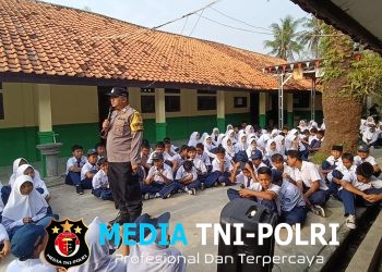 Police Goes to School, Polsek Pebayuran Ajak Pelajar Tetap Fokus Belajar dan Hindari Provokasi
