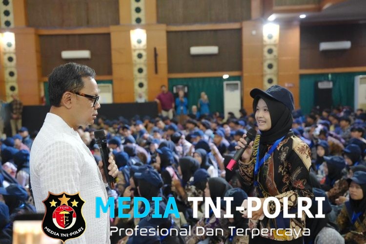 Bangun Indonesia, Wamendagri Bima Ajak Generasi Muda Ambil Peran di Tengah Disrupsi Digital