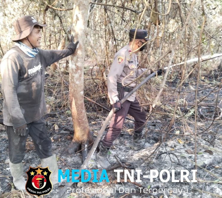 Sigap Tangani Karhutla, Polsek Sebangki Bersama Forkopincam Sebangki Bersinergi Padamkan Titik Api