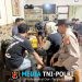 Duduk Bersama Warga, Cara Humanis Polisi Mandor Jaga Keamanan di Malam Hari