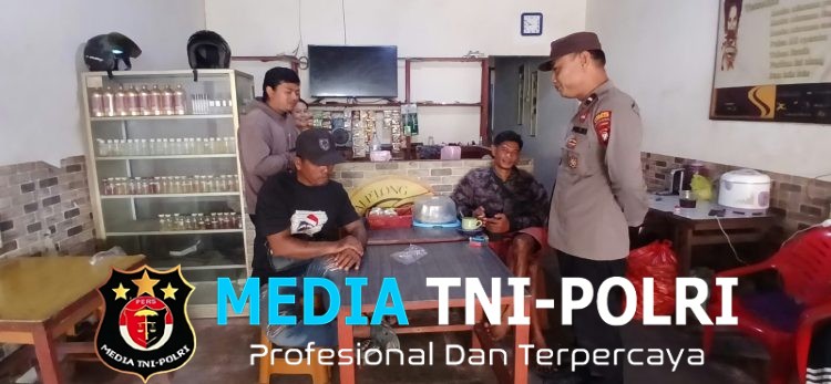 Di Tengah Teriknya Siang dan Kabut Asap, Polisi Tetap Hadir untuk Masyarakat