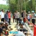Tumbuhkan Semangat Gotong Royong, Kapolres Tulang Bawang Barat Bersama Warga Perbaiki Jembatan sementara Merah Putih Presisi