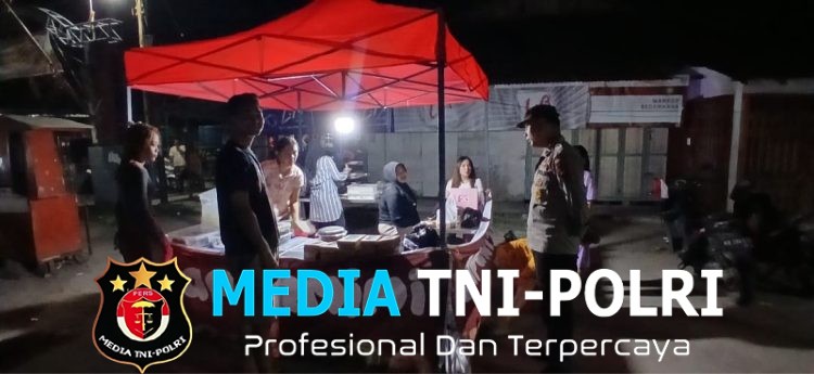 Saat Warga Masih Berjualan, Polisi Hadir Berikan Rasa Aman Lewat Patroli Malam