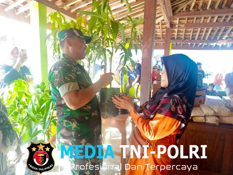 Babinsa Blumbang Hadirkan Cara Unik Rayakan HUT Warga, Sedekah Pohon untuk Lingkungan dan Kebersamaan
