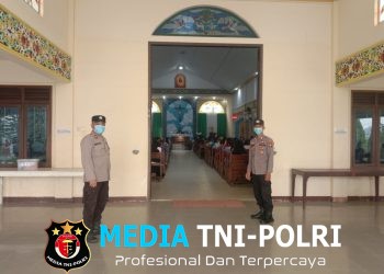 Samapta Polsek Menyuke Lakukan Pengamanan Ibadah Misa Hari Minggu