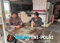 Tak Kenal Hari Libur, Polisi Sambangi Warga di Tengah Cuaca Buruk, Pesan Kamtibmas Tetap Disampaikan