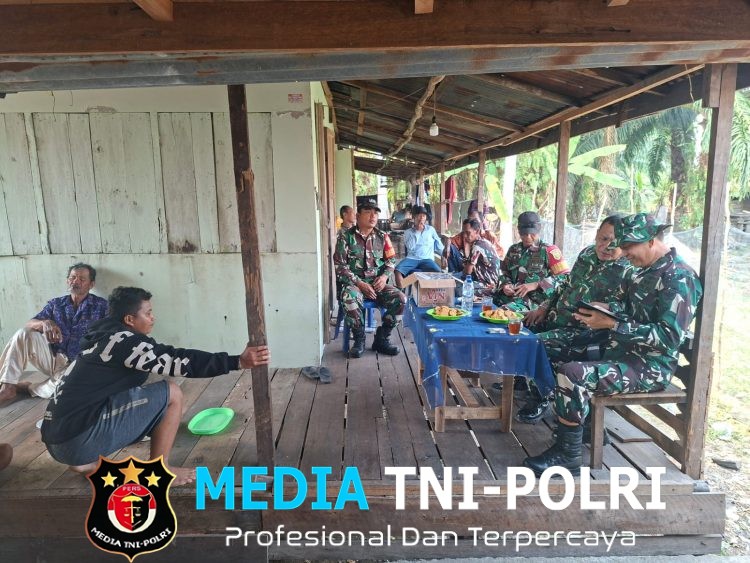 Tim Mabes TNI Gelar Anjangsana dan Penyuluhan Karhutla di Desa Cinta Jaya