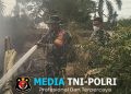 Babinsa Koramil 402-07/Indralaya Bersama Instansi Terkait Berhasil Padamkan Karhutla di Kelurahan Timbangan