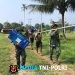 Harapan Baru Terangi Kampung Binaan, Satgas Swasembada Yonif 643/Wns Koops TNI Habema Bersama Warga Pasang Lampu Solar Cell