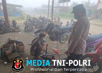 Di Tengah Kabut Asap, Polisi Sambangi Bengkel dan Ingatkan Mekanik Waspada Kejahatan