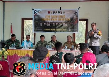 Kapolsek Menyuke Berikan Sosialisasi Pencegahan Kebakaran Hutan dan Lahan ke Desa Mamek