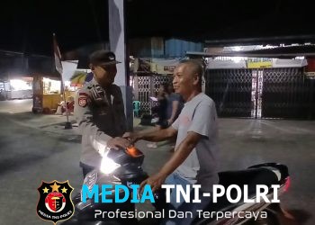 Sapa Warga di Tengah Patroli Malam, Polsek Mandor Perkuat Langkah Pencegahan Kejahatan
