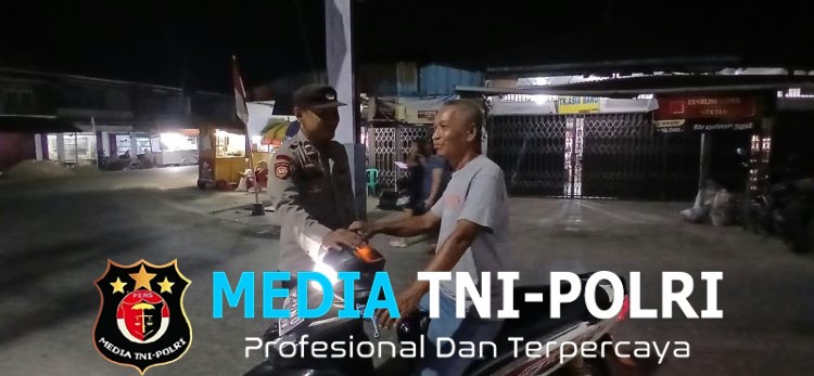 Sapa Warga di Tengah Patroli Malam, Polsek Mandor Perkuat Langkah Pencegahan Kejahatan