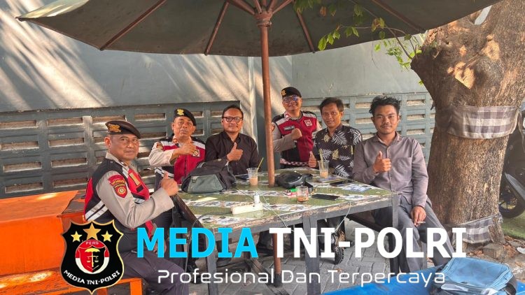 Jaga Jakarta Jaga Bekasi, Bhabinkamtibmas Kedungwaringin Sambangi Warga Karangsambung Jelang Pilkades