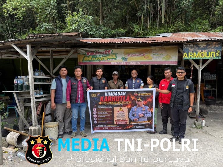 Cegah KARHUTLA, Sat Reskrim Polres Simalungun Gencar Sambangi Warga dan Bagikan Stiker Imbauan