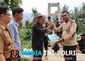 Kapolres Pimpin Renovasi Jembatan Gantung Penghubung Pekon Tanjung Raja dan Tanjung Jati di Cukuh Balak