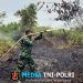 Babinsa Koramil 420-04/Sarolangun Terus Berjibaku Padamkan Karhutla di Desa Sungai Abang