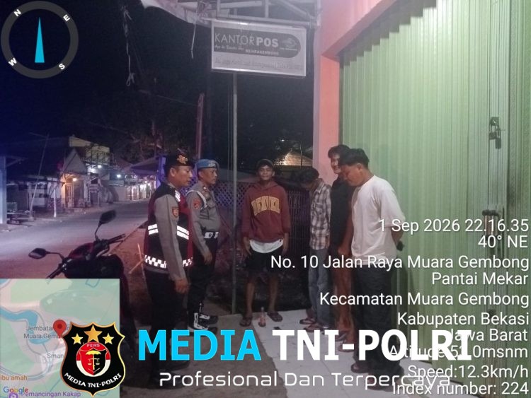 Patroli Biru Polsek Muaragembong, Polisi Sambangi Anak Muda dan Cegah Gangguan Kamtibmas