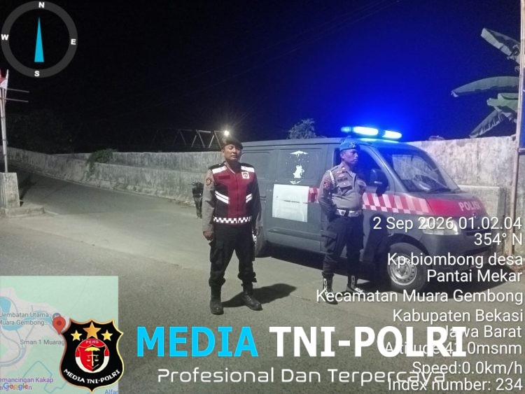 Patroli Biru Dini Hari, Polsek Muaragembong Antisipasi Gangguan Kamtibmas dan Kejahatan Jalanan