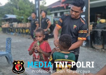 Lepas Penat Setelah Bekerja, Satgas Yonif 645/GTY Ajak Warga Benawa Olahraga Bersama