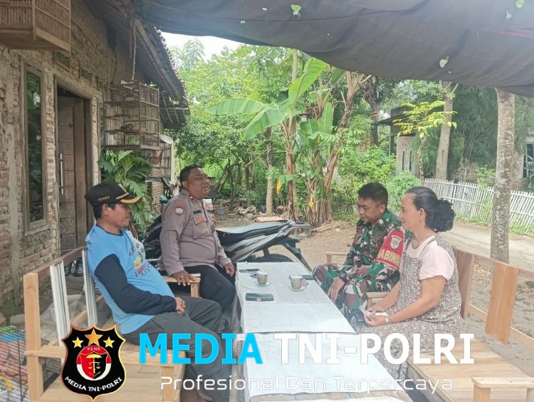 Bhabinkamtibmas Karangmekar Sambangi Warga, Ajak Bersama Jaga Kamtibmas