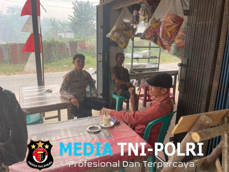 Kabut Asap Menyelimuti Sengah Temila, Polisi Tetap Turun Patroli dan Ingatkan Warga Waspada Kejahatan