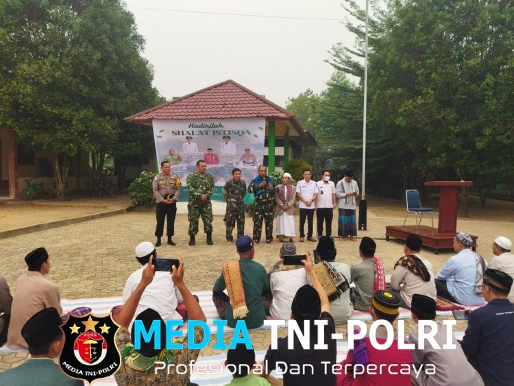 Kapolsek Menyuke dan Danramil Menyuke Beserta Anggota Lakukan Pengamanan Doa Dan Shalat Istisqa