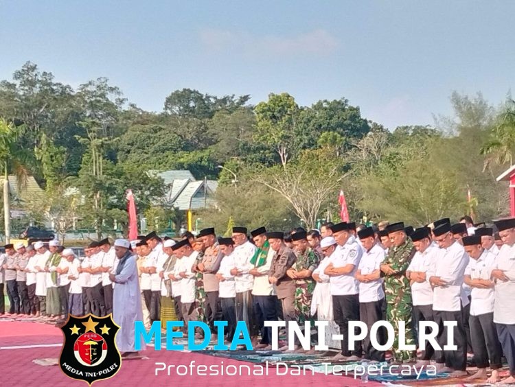 Dandim 0420/Sarko Ikuti Sholat Istisqo, Bersama Forkopimda dan Masyarakat Sarolangun Meminta Turunnya Hujan