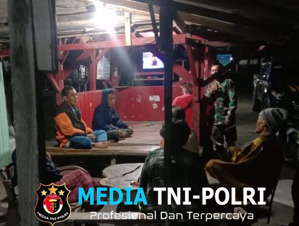 Babinsa Koramil Eromoko Patroli Malam Bersama Linmas