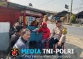 Jaga Jakarta Jaga Bekasi, Bhabinkamtibmas Kedungwaringin Sambangi Warga Desa Waringinjaya