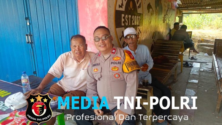 Jaga Jakarta Jaga Bekasi, Bhabinkamtibmas Serang Baru Sambangi Tokoh Masyarakat Desa Nagacipta