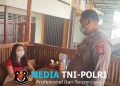 Patroli Humanis Polsek Sengah Temila, Polisi Sapa Warga dan Ingatkan Bahaya Kabut Asap