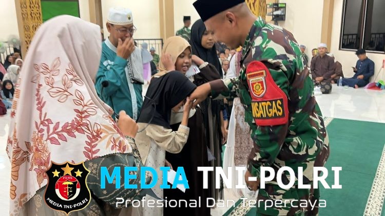 Lantunan Sholawat dan Kolaborasi Hadroh, Pos Kotis Satgas Yonarmed 13/Nanggala Peringati Maulid Nabi Muhammad SAW di Masjid Al-Hidayah