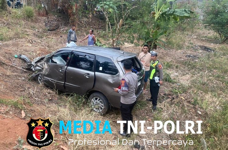 Toyota Avanza Masuk Rawa di Kotabumi, Polisi Temukan Tas Berisi Timbangan Digital dan Barang Diduga Narkotika