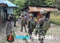 Wujud Kepedulian dan Kemanunggalan TNI Satgas Yonif 645/GTY Berikan Pelayanan Kesehatan Keliling Bagi Warga Pedalaman