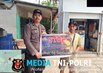 Tak Peduli Kabut Asap, Polisi Terus Patroli dan Ingatkan Warga Tetap Waspada Dengan Kejahatan