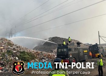 Respons Cepat Brimob Polda Jateng, Api di Sekitar Tower Listrik TPA Putri Cempo Berhasil Dijinakkan