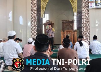 Jaga Jakarta Jaga Bekasi, Safari Jumat Polsek Cikarang Pusat Ajak Warga Jaga Kerukunan Jelang Pilkades