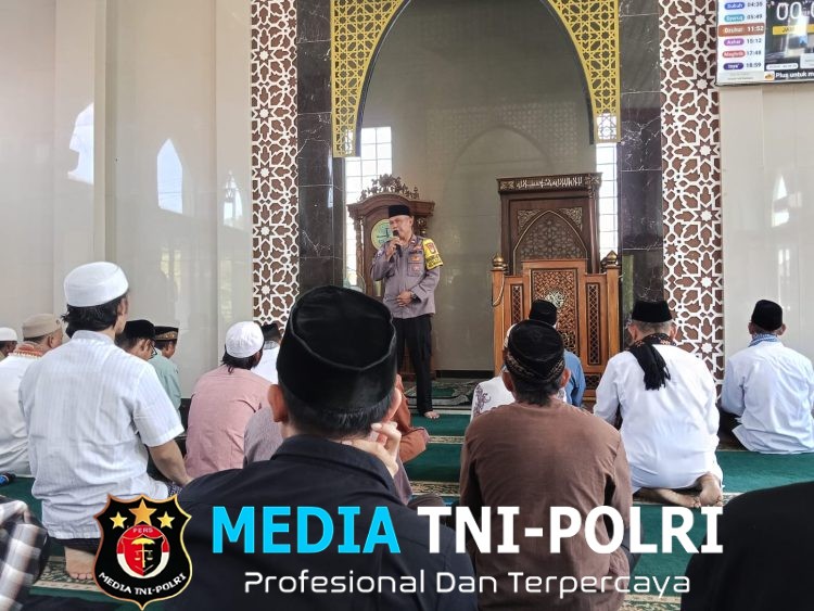 Jaga Jakarta Jaga Bekasi, Safari Jumat Polsek Cikarang Pusat Ajak Warga Jaga Kerukunan Jelang Pilkades