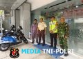 Babinsa Kratonan Gandeng Bhabinkamtibmas & Linmas Patroli Bersama Sasar Pertokoan